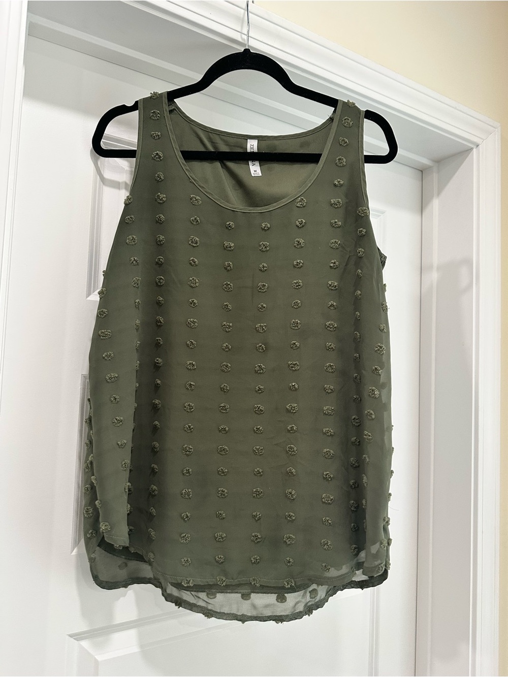 Green Sleeveless Blouse Size M by Zenana